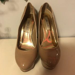 Jennifer Lopez Tan Heels!